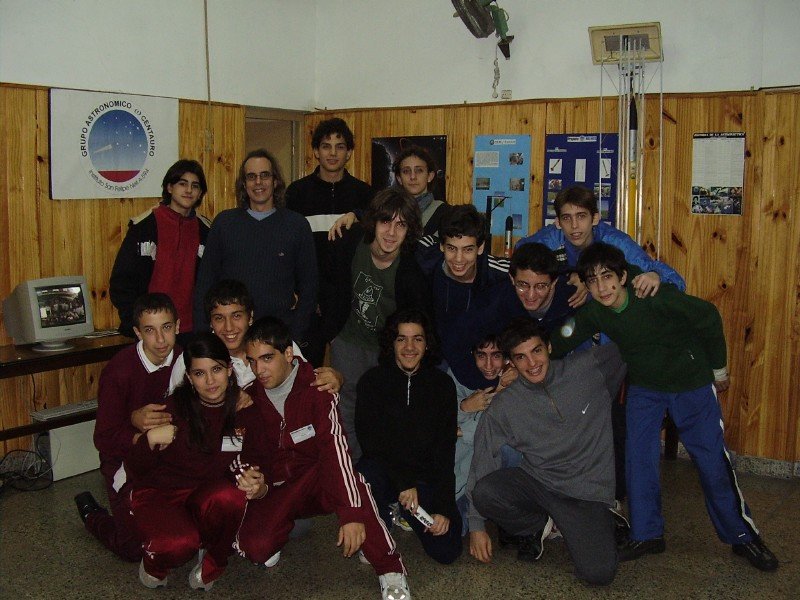 edgardobaezyalumnosdelcolegioort2005.jpg